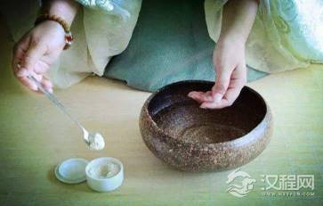 古代没有洗衣粉，古人靠什么清洁衣服？