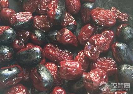 清朝皇帝上厕所时为什么要准备一盆烤焦的红枣 这红枣是用来做什么的