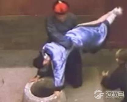 珍妃井井口小的连头都塞不进去 珍妃是怎么被推下去的
