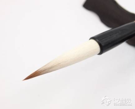 历史上最早的毛笔是用什么做的 他是如何改良的