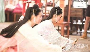 古代皇室有这么多妃子 为什么从来没有出现过一对双胞胎呢