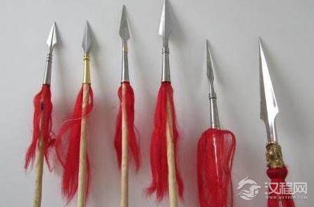 古代长枪枪杆为什么都是木质的 而不是铁做的呢