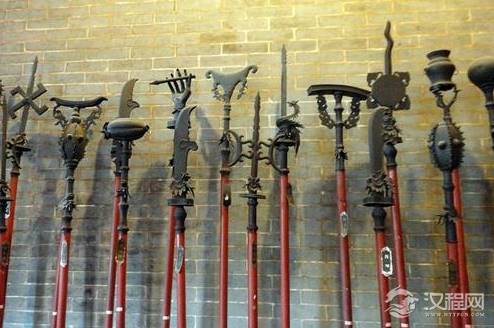 古代的兵器动辄上百斤，古代武将为什么能用这么重的武器？