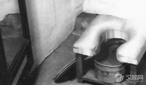 清朝时期，皇宫里的妃子们是如何上厕所的？