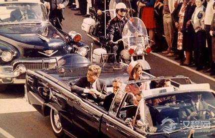 肯尼迪遇刺事件之中他都做了什么事情 得罪了多少人呢
