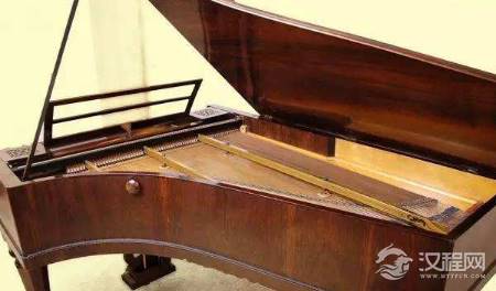 关于穆齐奥·克莱门蒂的评价怎么样？他对世界有着怎样的影响