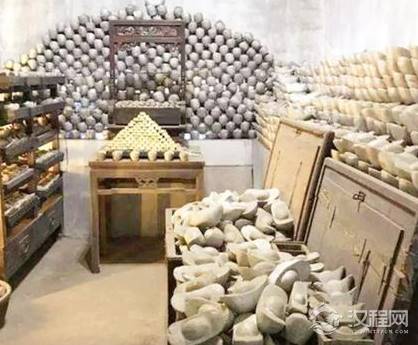 和珅让穷亲戚晒银子 为什么亲戚们半个月都走了