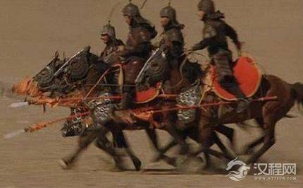 三国时期特种部队中曹操的虎豹骑和陷阵营相比 谁的实力更强悍一些