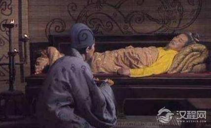 诸葛亮身为丞相为何妻妾连换洗的衣服都没有？