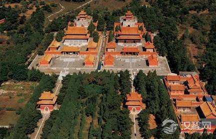 同样都是皇帝的陵墓 明皇陵和清皇陵差距为何如此之大