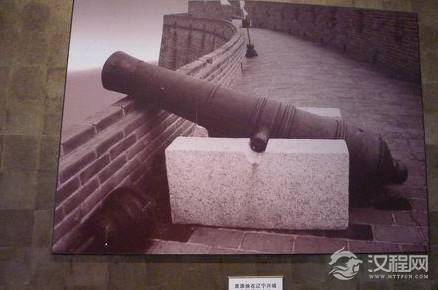 努尔哈赤到底是怎么死的 努尔哈赤真的是被大炮炸死的吗