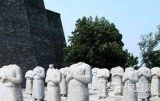 乾陵的守墓石像中,为何石人像的脑袋都不翼而飞呢？