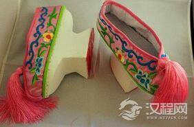 揭秘清朝宫廷中的女人们为什么要穿花盆鞋