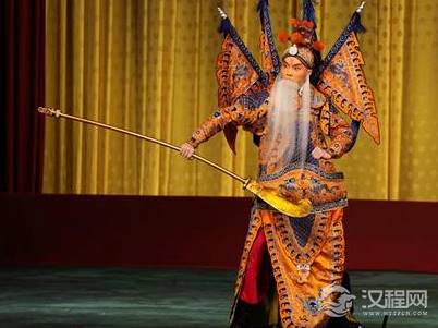 古代戏班既然有五爪龙的戏服 为什么没有被皇帝治罪呢