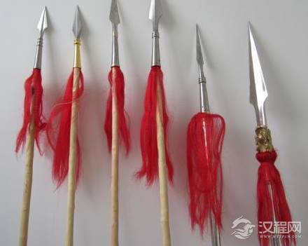 古人为什么要在长枪上面挂红缨 仅仅是装饰那么简单吗