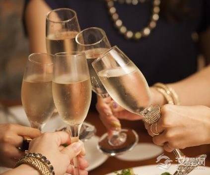 古人真的有那么能喝酒吗 古人是怎么能做到千杯不醉的