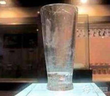 战国出现水晶杯是怎么回事 究竟是盗墓贼带的还是本来就有