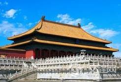 故宫的布局之谜：故宫一点都不“平整”还有点“斜”