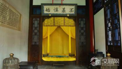 古时候皇帝的寝宫为什么只有十平米 为什么不建大一点呢