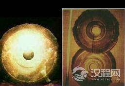 神秘的图案石碟暗示着远古外星人的痕迹