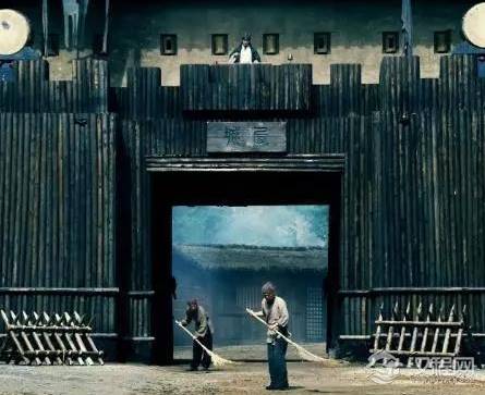 揭秘空城计的最大疑点 司马懿是因为两个书童而退兵的吗