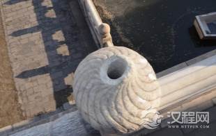为何故宫里的很多望柱头都是空心的？到底有何作用?