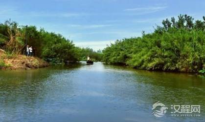 中国现存最大的湖在哪里？它们分别叫什么名字？