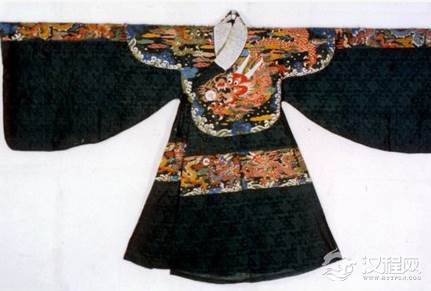 蟒袍作为明朝皇帝的赐服，只有哪些人才能被蒙恩特赏？