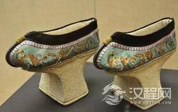 清朝服饰之：清代满族旗鞋