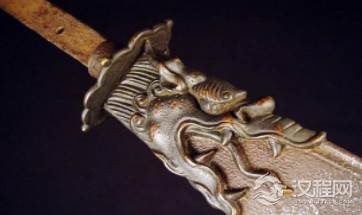 演义中关羽使用偃月刀征战四方，历史上真的有这把刀吗？