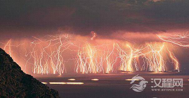 卡塔通博河闪电