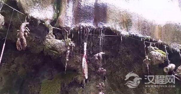 神秘古井能“点物成石”