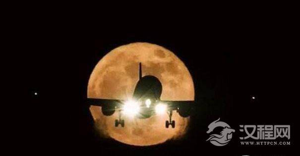 6buR6Imy55qE5aSp56m6