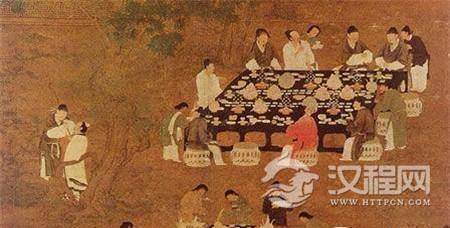 皇帝和妃子一起吃饭