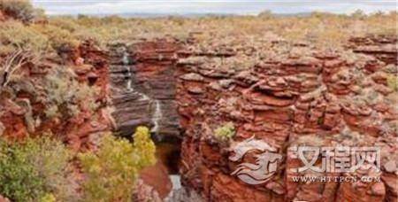 远古生物新陈代谢的产物