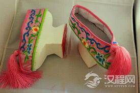 宫廷女子们为何要穿花盆鞋这种不方便行动的鞋子