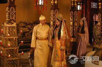 香妃是乾隆皇帝的妃子吗？香妃最后是怎么死的