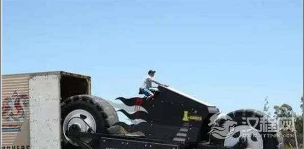 世界上最重的摩托车,竟重达14吨,碾压一切交通工具