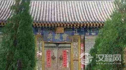 连日大雨冲出大量元宝，考古专家一看狂喜