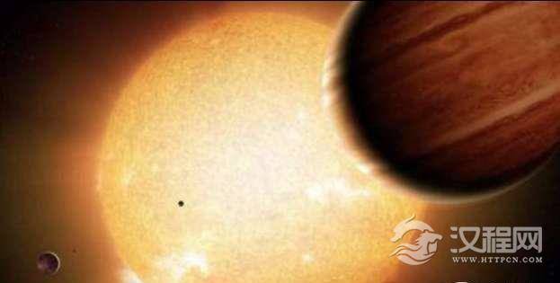 太阳系最大的行星--木星，直径是地球的11.25倍