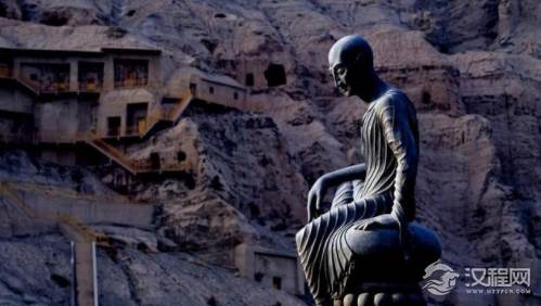 鸠摩罗什:7岁出家,12岁成国师,却被囚禁17年