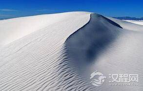 太神奇了!世界上居然还有白色的沙丘!