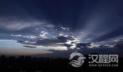 晚清“异象”：一个疯子居然闯进戒备森严的金銮殿