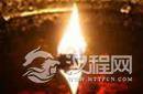 古墓长明灯燃烧两千年的奥秘：发现神秘液体