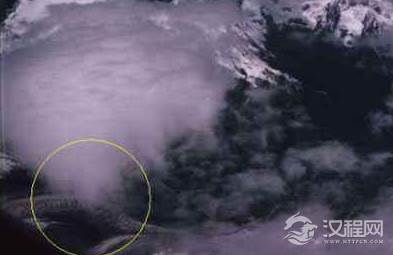 有人在飞机上拍到龙是真的吗？飞机上拍到龙的图片分享！