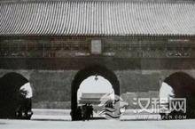 天安门城楼上的“天安门”匾额悬挂了多少年？