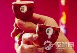 古代结婚喝交杯酒原来是表达这个意思！