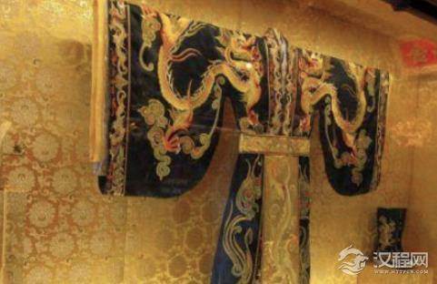 龙袍不适合清洗,皇帝夏天穿在身上味道不大吗?