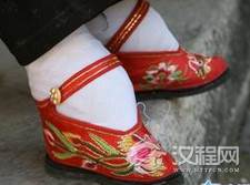 古代妇女背后的痛楚 缠足血泪史非小脚之妻不娶