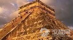 惊叹 玛雅金字塔下 发现神秘坑洞